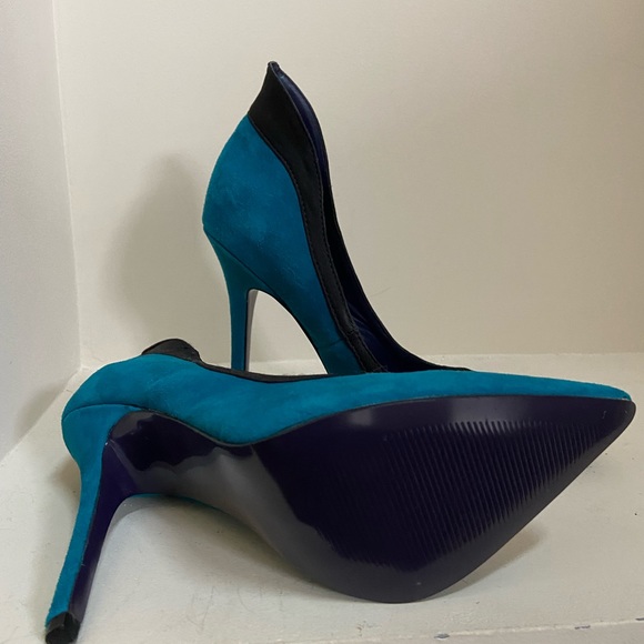 ❌❌SOLD New London Trash Heels - Picture 3 of 5